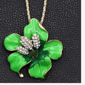 BETSEY Johnson Flower Pin / Necklace